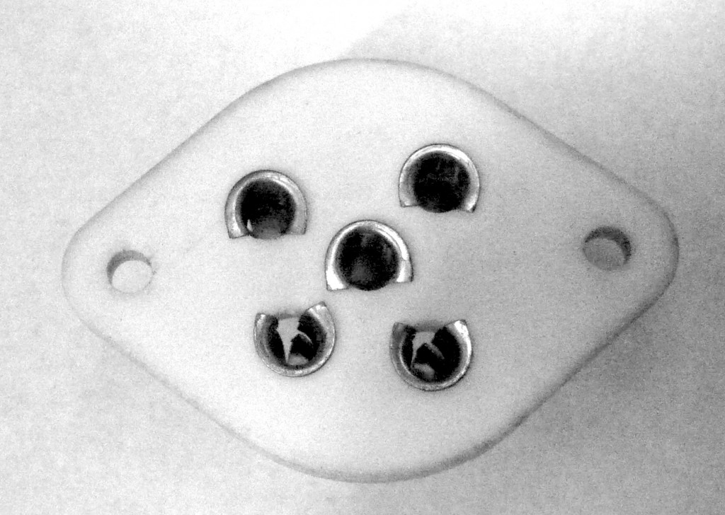 B4-5 - 5 Pin Valve socket / holder