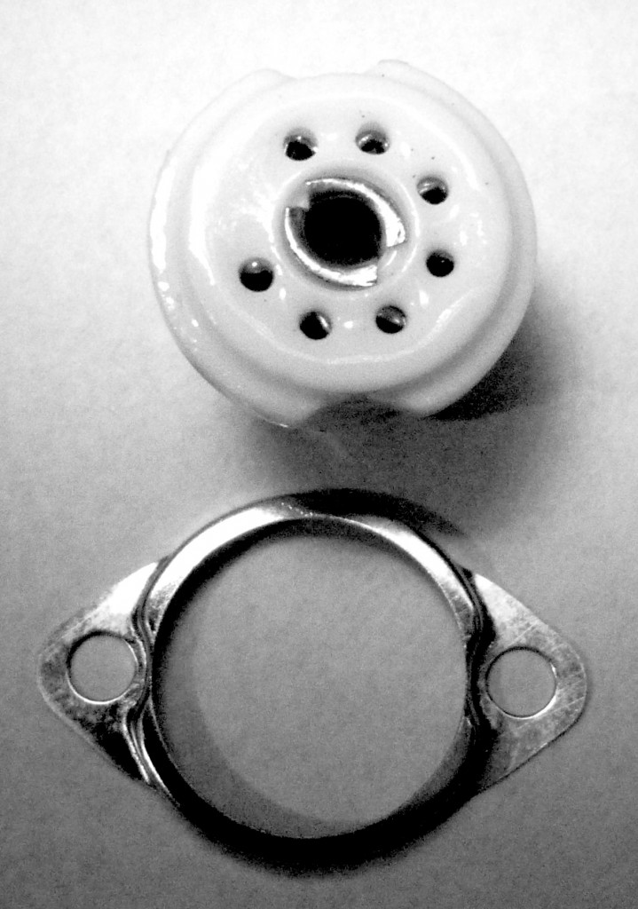 B7G - 7 Pin Valve socket / holder